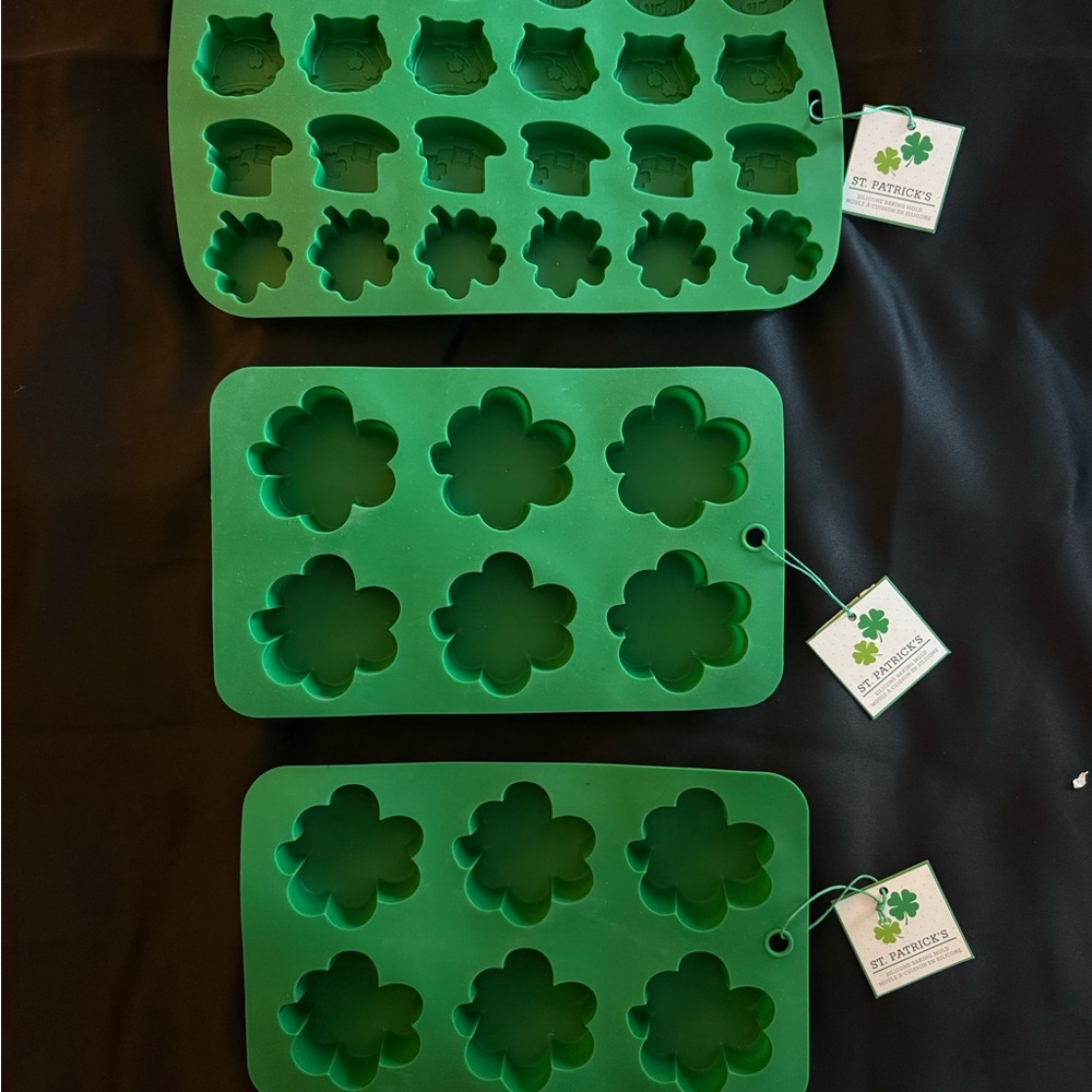 St. Patrick's Green Silicone Shamrock Baking Molds